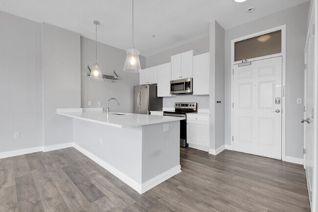 Building Photo - $1,530.00 - 1 Bed, 1 Bath Condo in Denver in Great Location!