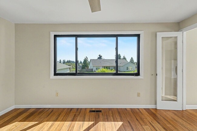 Building Photo - 4 bed, 2 bath single-level home in quiet West Salem neighborhood!