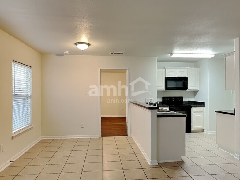 Building Photo - 537 Misty Mountain Dr
