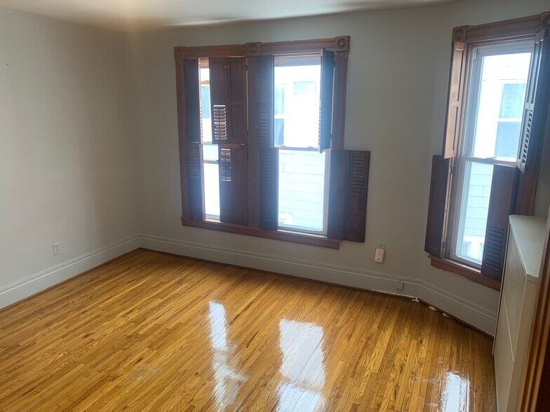 Building Photo - 9 Sumner Park