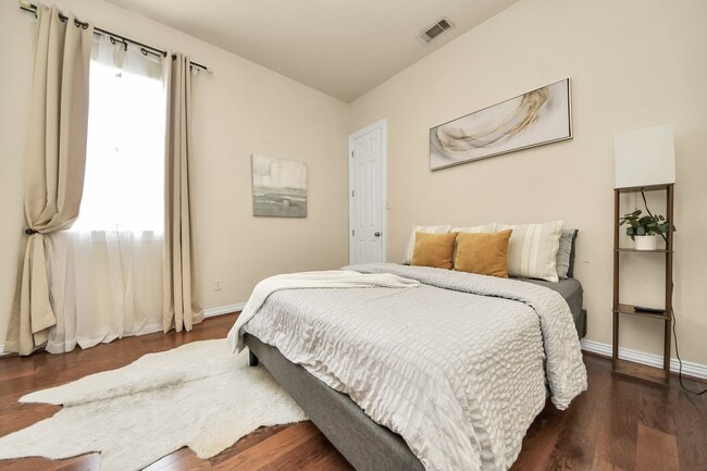 Building Photo - 3507 Jackson St