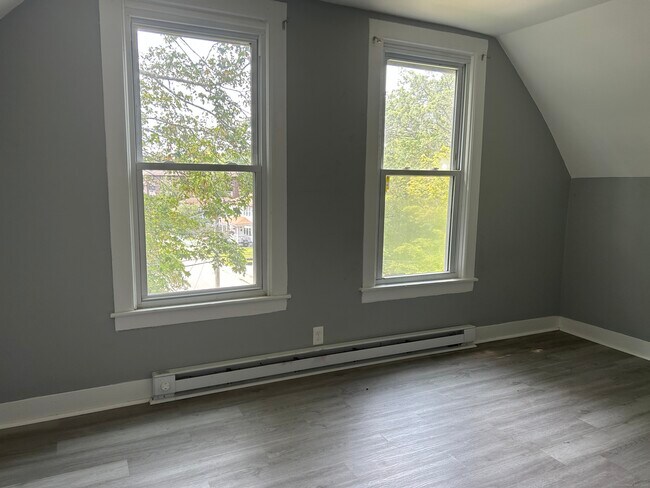 Building Photo - 58 Smith Ave