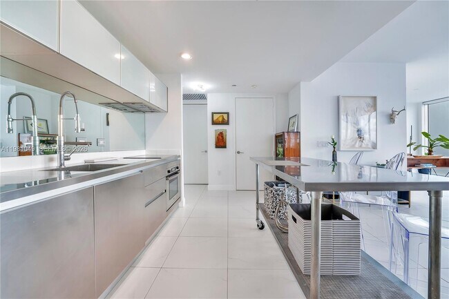 Building Photo - 1040 Biscayne Blvd