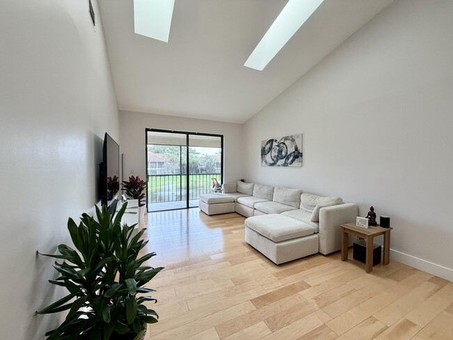 Building Photo - 7935 La Mirada Dr