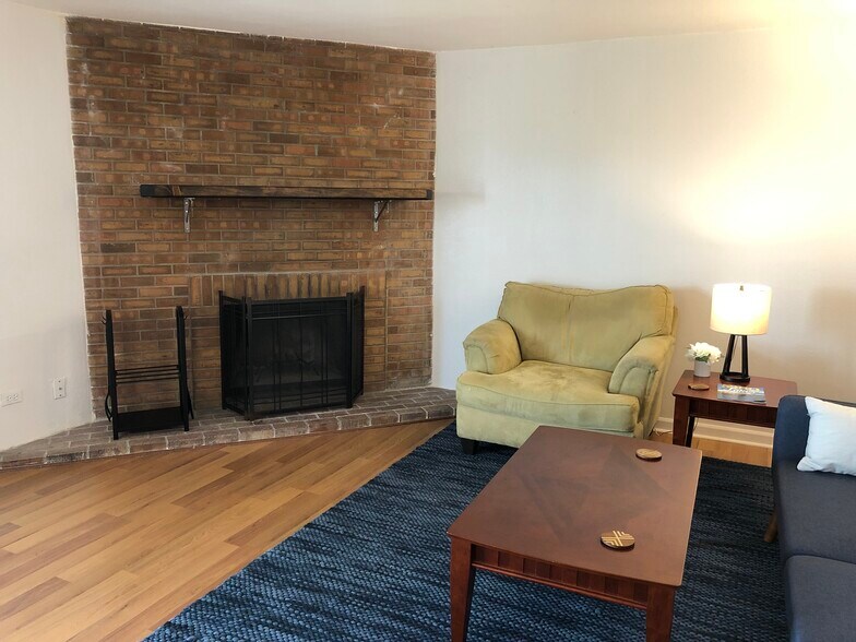 Building Photo - 3349 S Monaco Street Pky