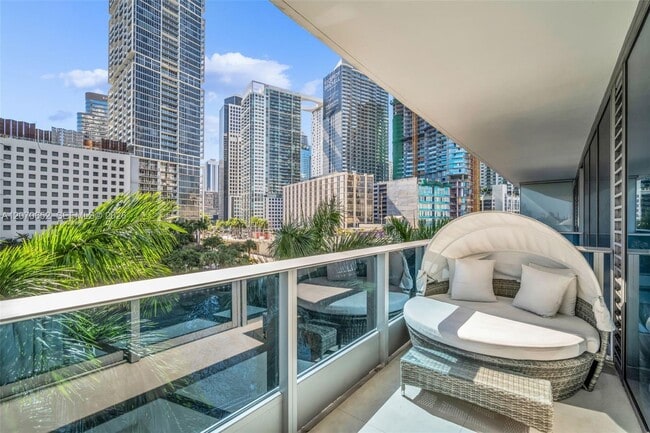 Building Photo - 200 Biscayne Blvd Way