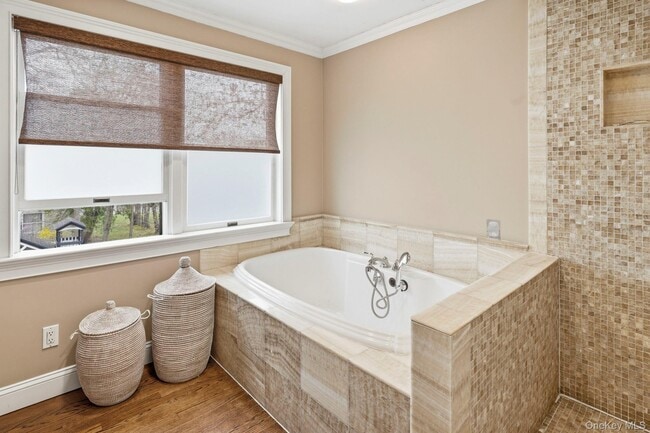 Building Photo - 221 Mamaroneck Rd