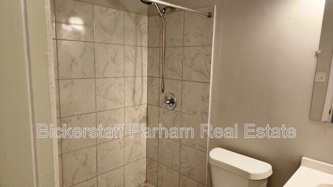 Building Photo - 3814 Meadowcliff Dr