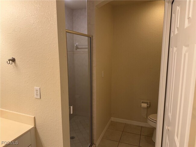 Building Photo - 2018 SW 30th St