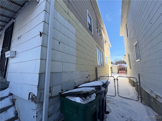 Building Photo - 2445 Bailey Ave