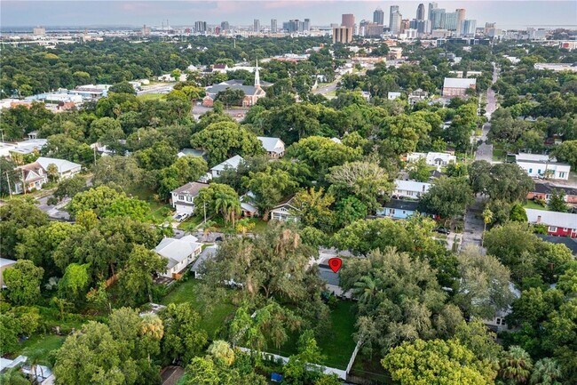 Building Photo - 113 W Adalee St