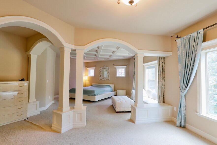 Building Photo - 12323 NE 102nd Ln