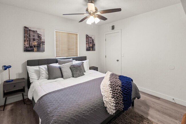 Building Photo - 3846 N 14th Ave