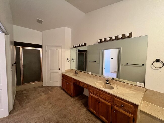 Building Photo - For Rent – Spacious 3 Bed / 2 Bath | 2,660 Sq Ft | West Madera