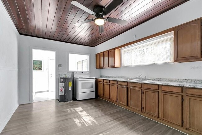 Building Photo - 2701 N Fremont Ave