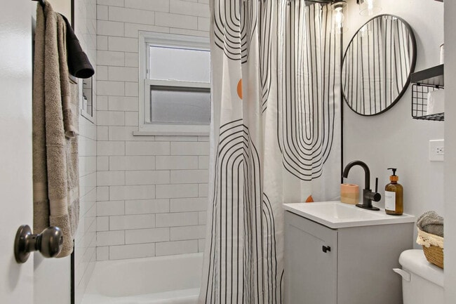 Building Photo - 1104 Elizabeth St