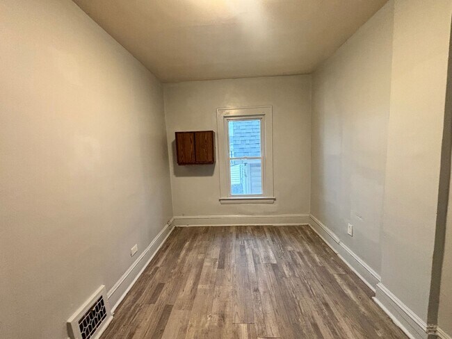 Building Photo - 4008 Ardmore Ave