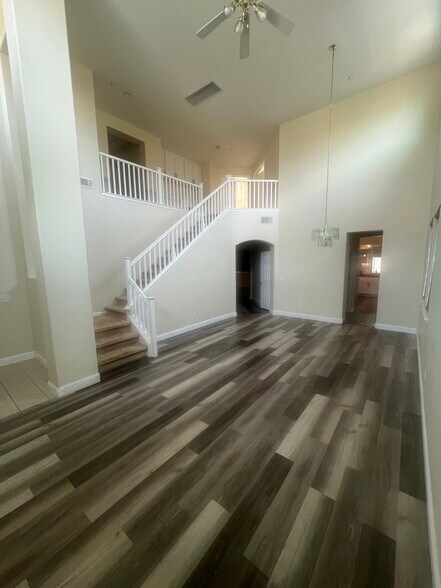 Building Photo - 1848 Blowers Dr