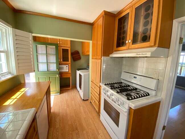 Building Photo - 3521 Pacific Ave