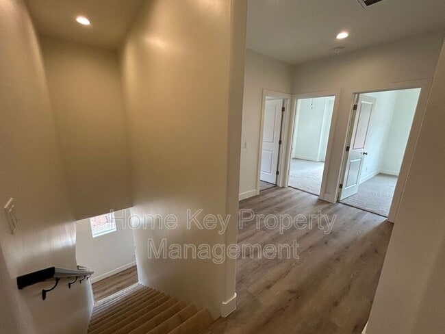 Building Photo - 1549 Mead Ln