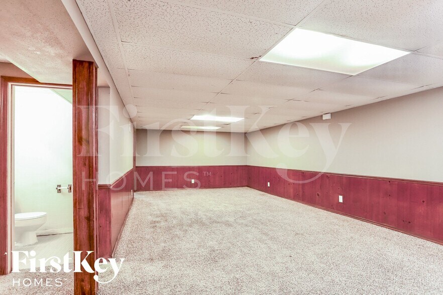 Building Photo - 2316 Millvalley Dr