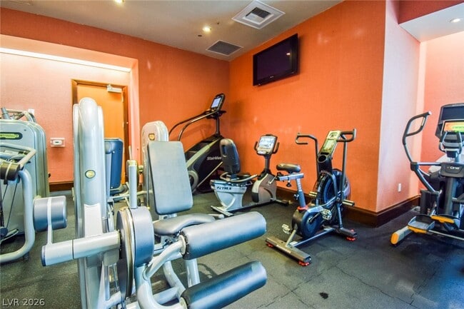 Building Photo - 2700 S Las Vegas Blvd