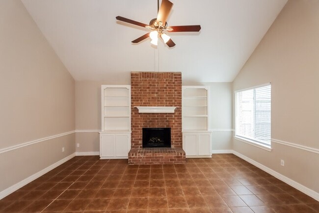 Building Photo - 16415 Hidden Gate Ct