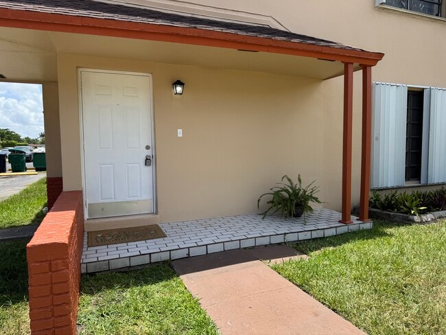 Building Photo - 19360 SW 103rd Ct