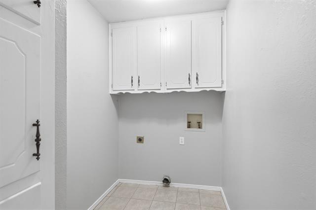 Building Photo - 2223 Sierra Dr