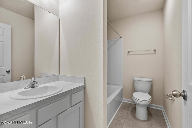 Building Photo - 21 Temple Dr