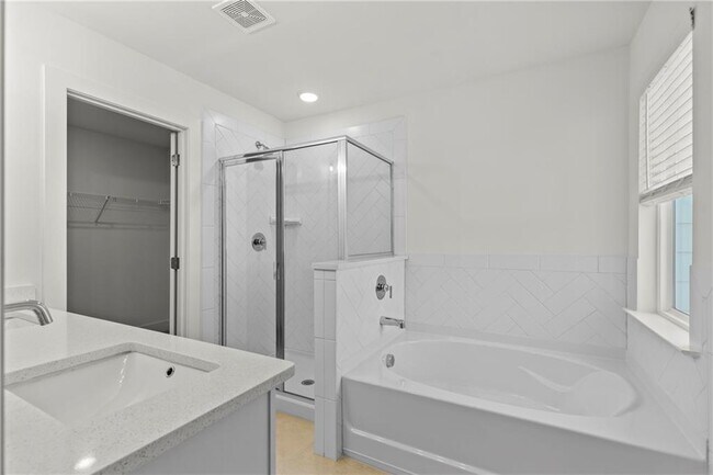 Building Photo - 2527 Riverside Rd