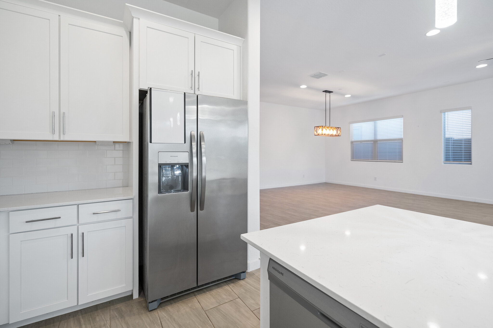 Building Photo - 9738 E Tiburon Ave