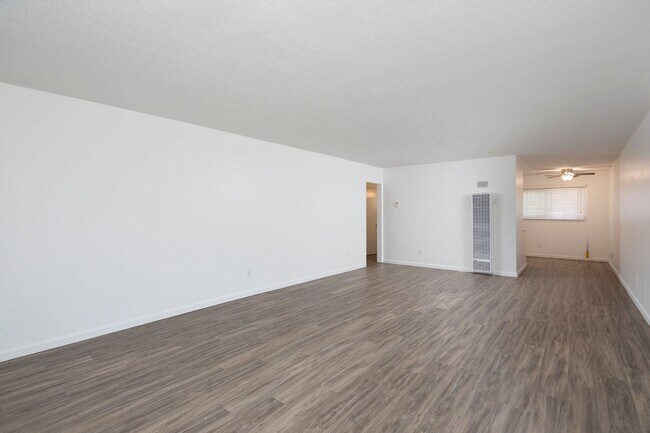 Building Photo - OPEN HOUSE: 12/6 11AM-12PM ~ Beautifully Remodeled 2 BR in South Park