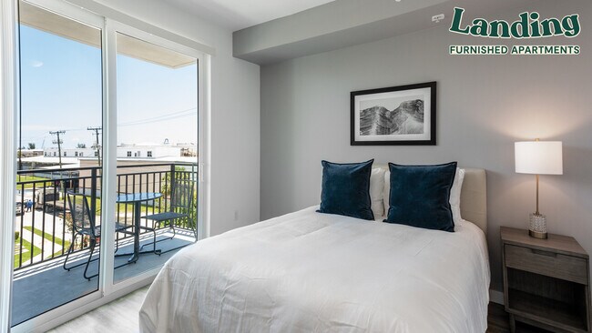 Building Photo - 1919 SE 10th Ave