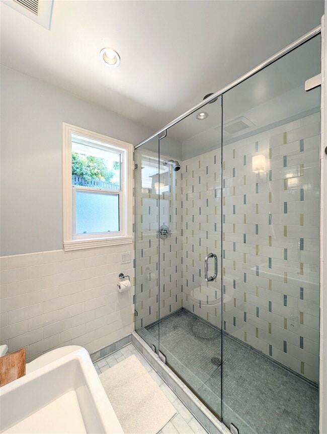 Building Photo - 10 Idalia Ct