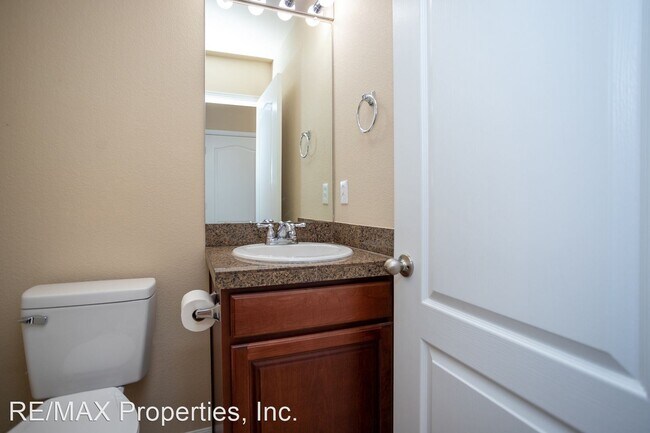 Building Photo - 4 br, 3.5 bath House - 8177 Kettle Drum St...