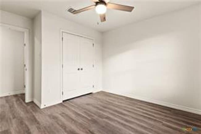 Building Photo - 1ST MONTH RENT FREE