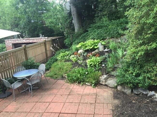 Building Photo - 381 VFW Parkway