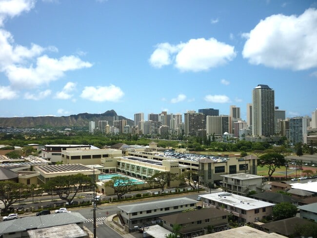 Building Photo - 2439 Kapiolani Blvd