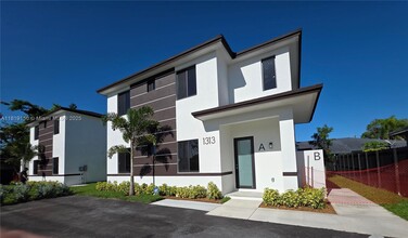 Building Photo - 1313 NW 6th Ave Unit B