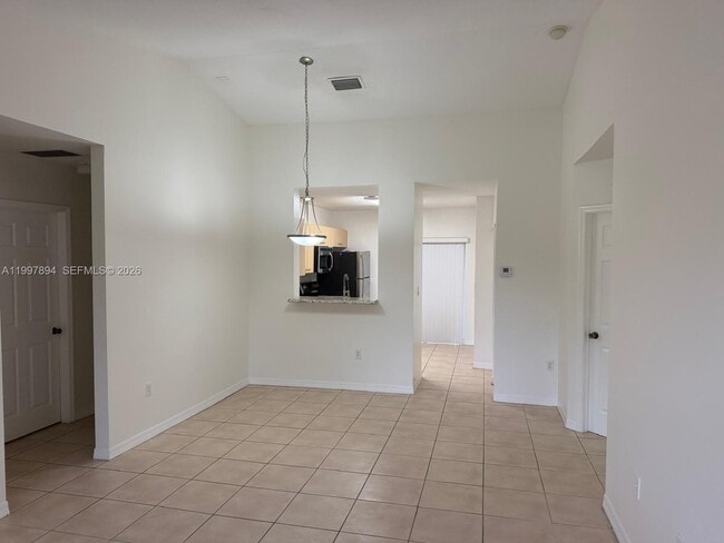 Building Photo - 6676 SW 115th Ct