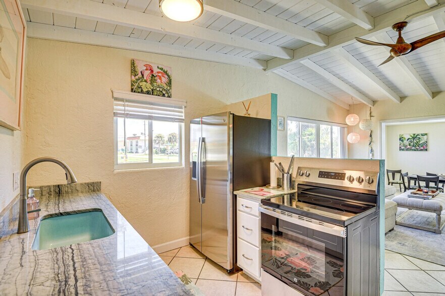 Building Photo - 103 Essex Dr