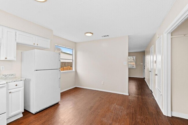 Building Photo - 8412 Garcreek Cir