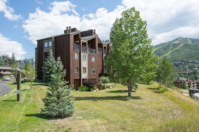 Building Photo - 1550 Amble Dr