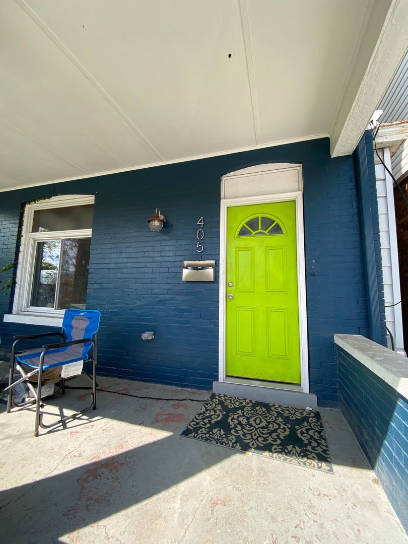 Building Photo - 405 Edgemont St