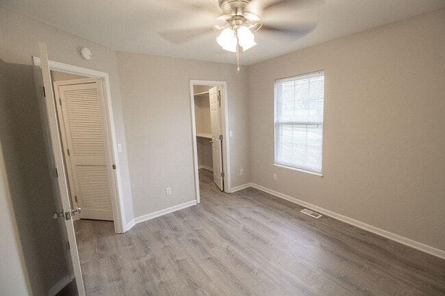 Building Photo - 1306 Godas Cir