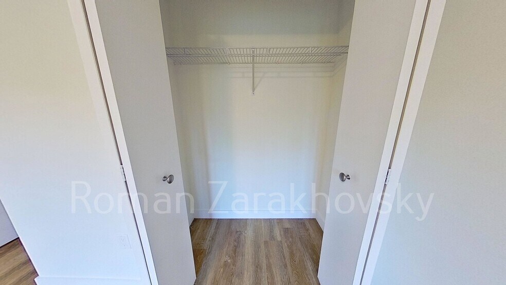 Building Photo - 25 Webster Ave