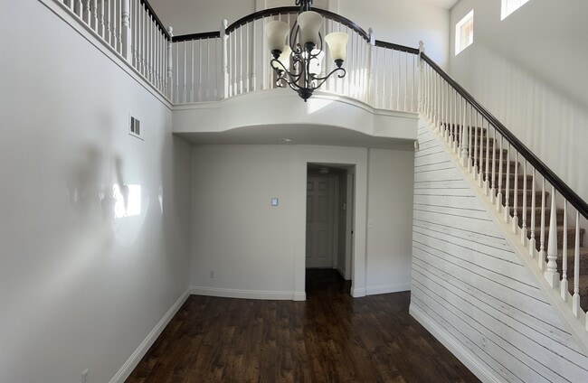 Building Photo - 26611 Alta Ave