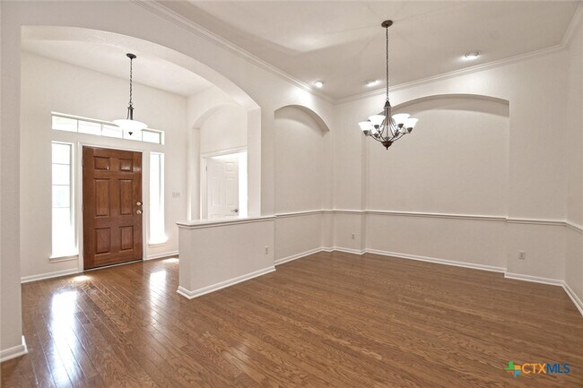 Building Photo - 2632 Henley Dr