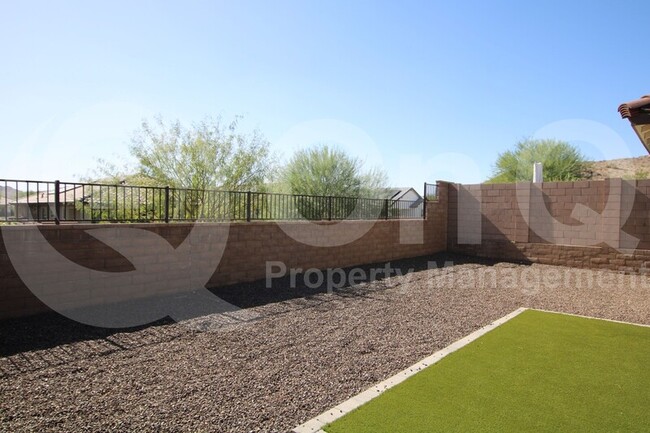 Building Photo - 16535 W Desert Ln